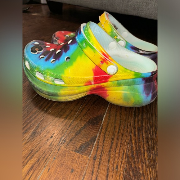 Rainbow Platform Crocs - Picture 2 of 6
